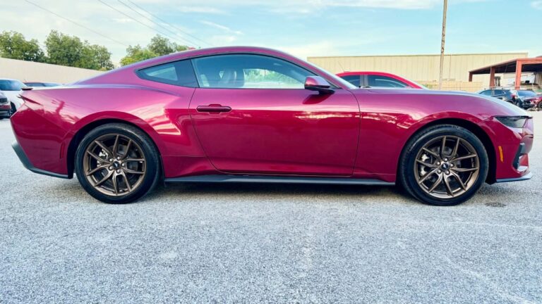 2026 FORD MUSTANG PREMIUM