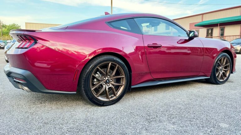 2026 FORD MUSTANG PREMIUM