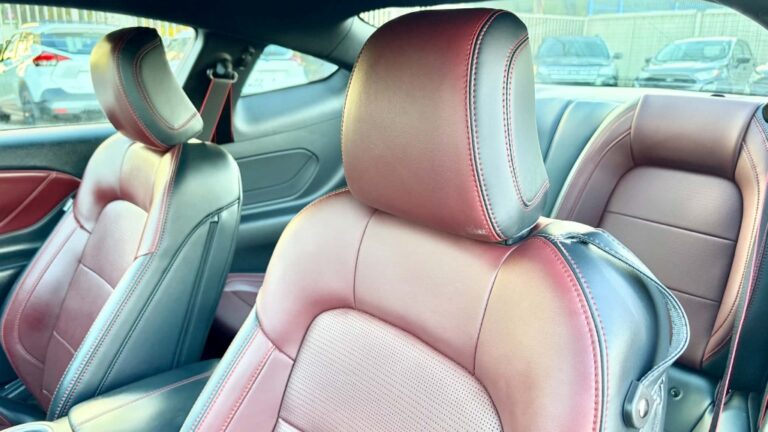 2026 FORD MUSTANG PREMIUM