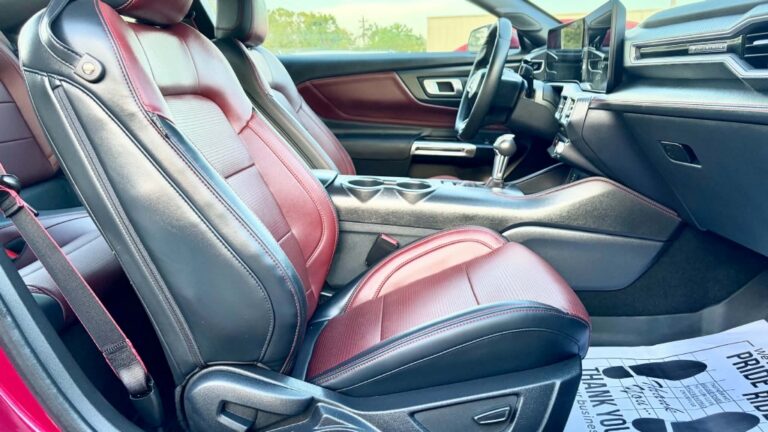 2026 FORD MUSTANG PREMIUM
