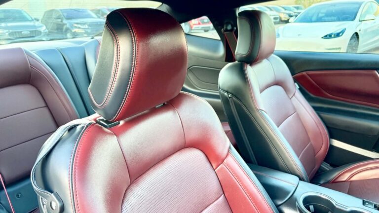 2026 FORD MUSTANG PREMIUM