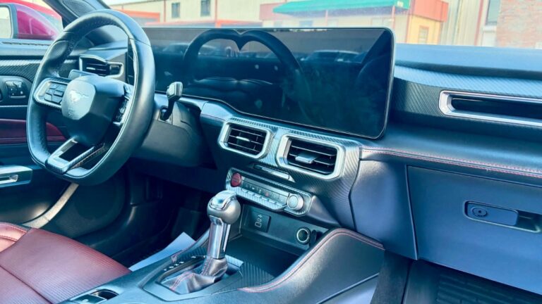 2026 FORD MUSTANG PREMIUM