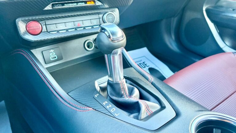 2026 FORD MUSTANG PREMIUM