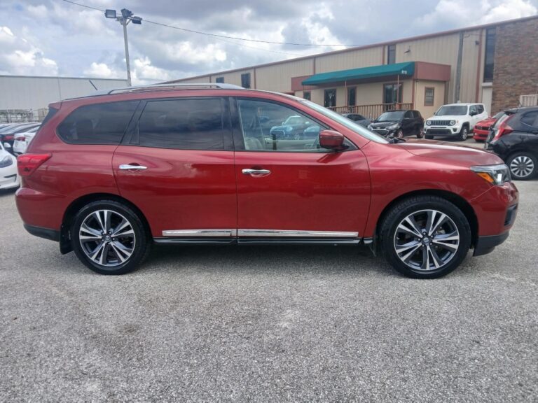 2017 NISSAN PATHFINDER PLATINUM
