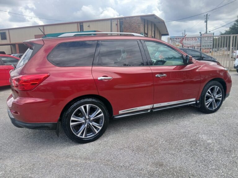 2017 NISSAN PATHFINDER PLATINUM