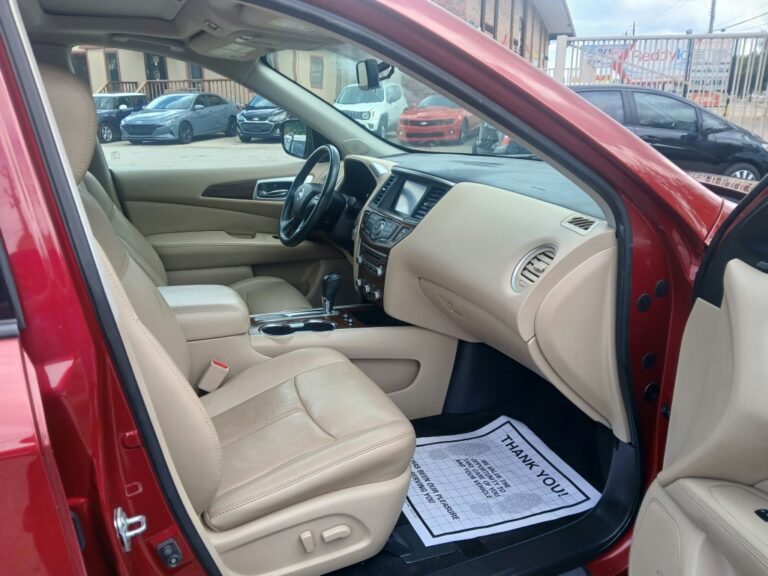 2017 NISSAN PATHFINDER PLATINUM