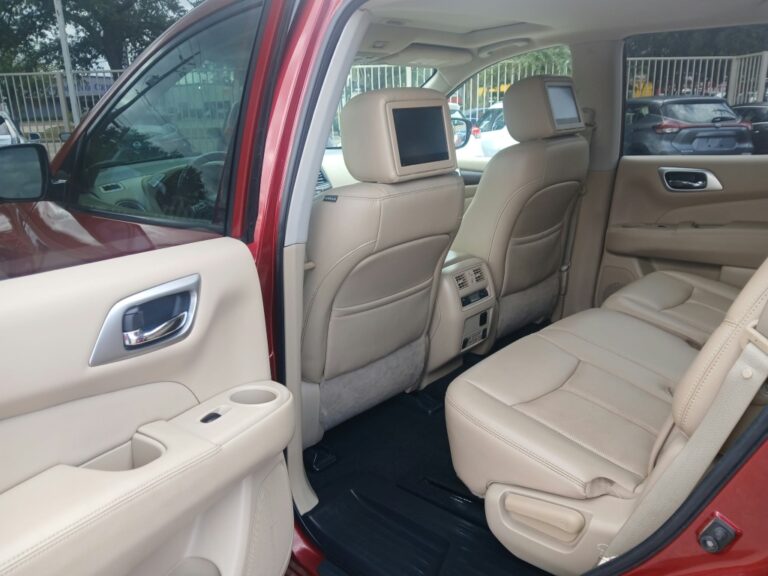 2017 NISSAN PATHFINDER PLATINUM