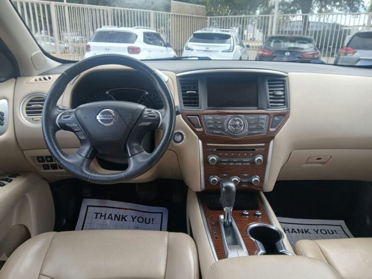2017 NISSAN PATHFINDER PLATINUM