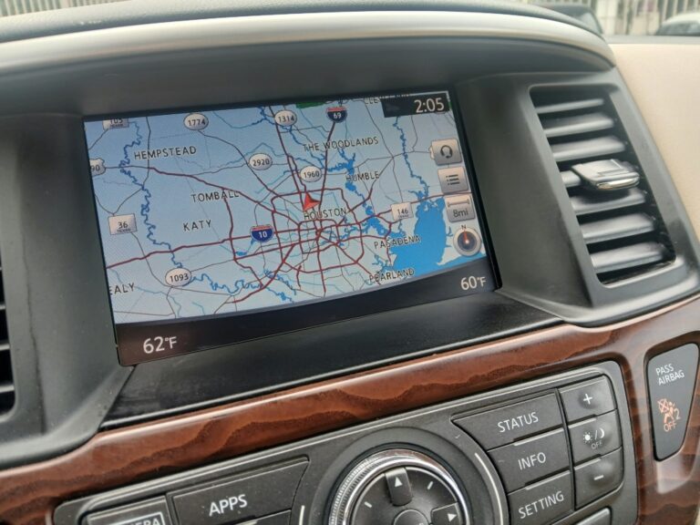 2017 NISSAN PATHFINDER PLATINUM