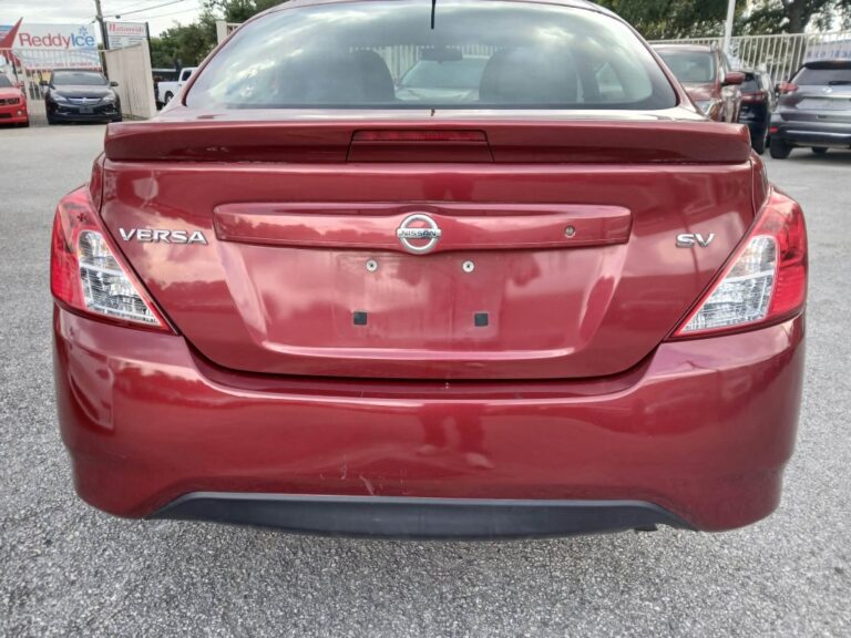 2018 NISSAN VERSA SV