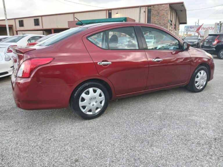 2018 NISSAN VERSA SV