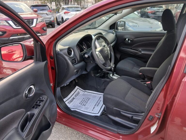 2018 NISSAN VERSA SV
