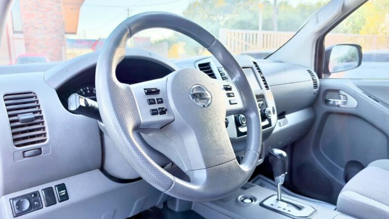 2020 NISSAN FRONTIER SV