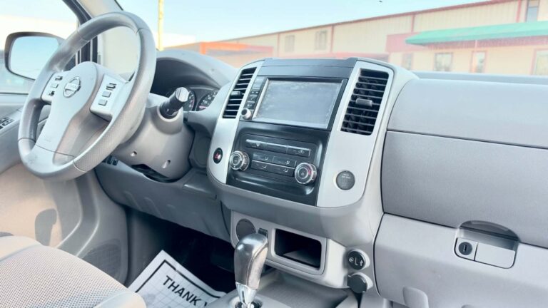 2020 NISSAN FRONTIER SV